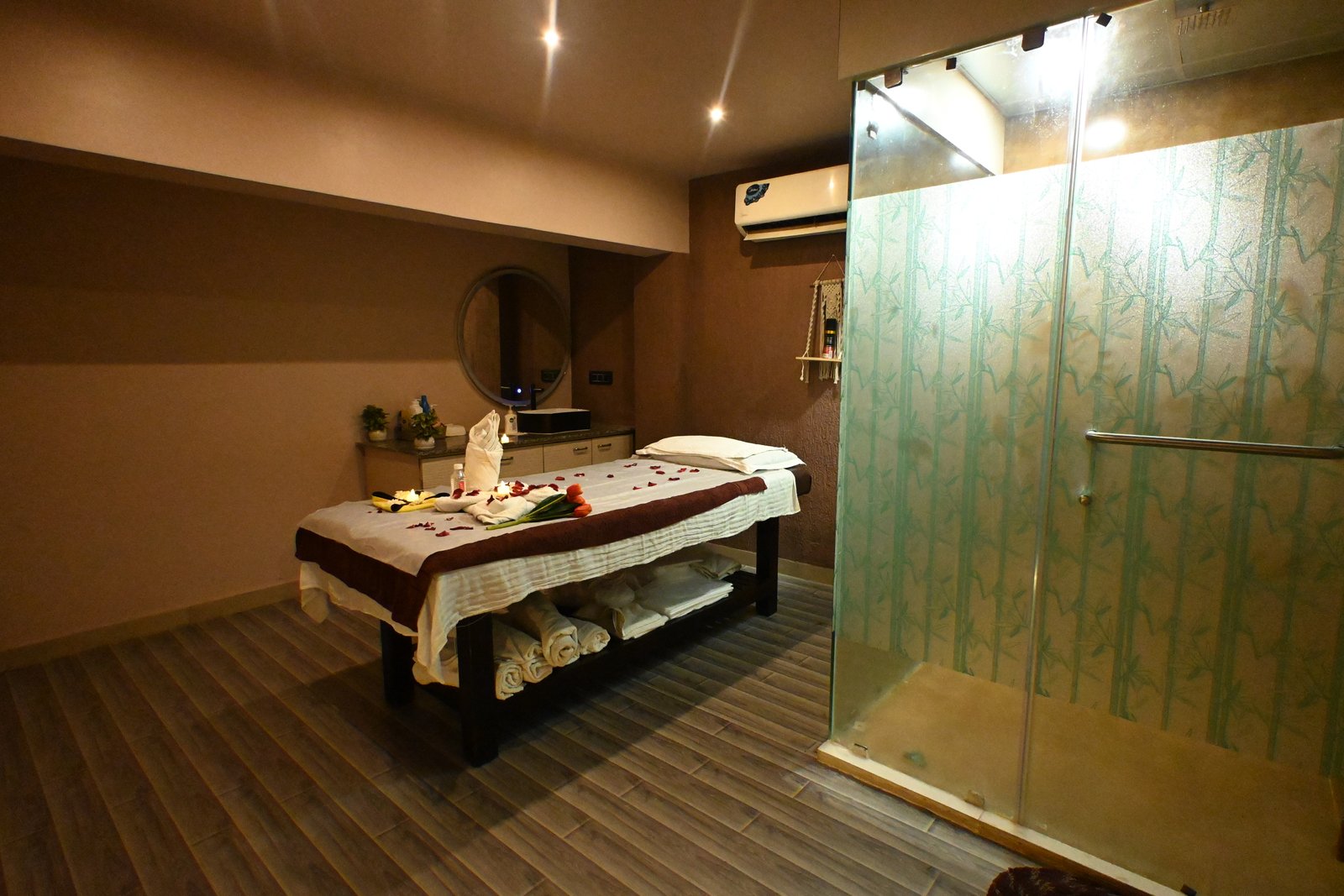 spa in Wakad